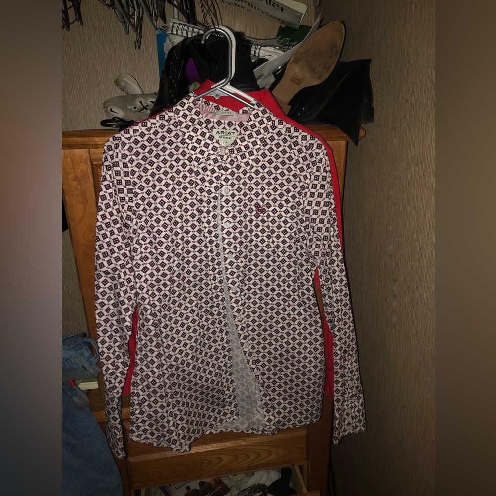 Size large ariat rodeo shirt